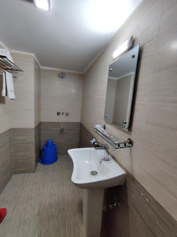 Hotel Sea Moon Кокс Базар Екстериор снимка
